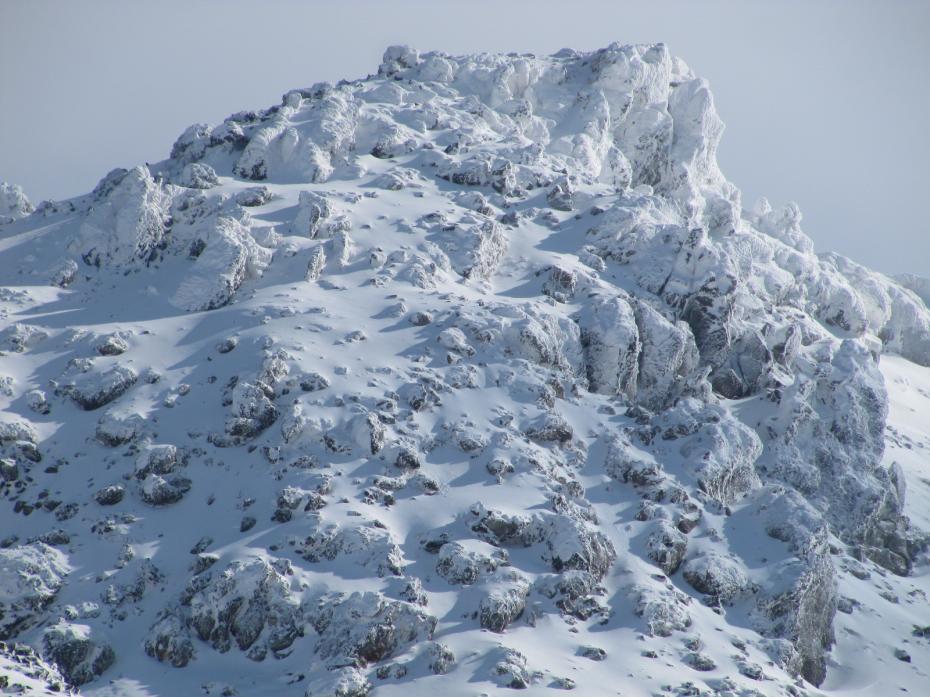 厳冬期の茶臼岳山頂。